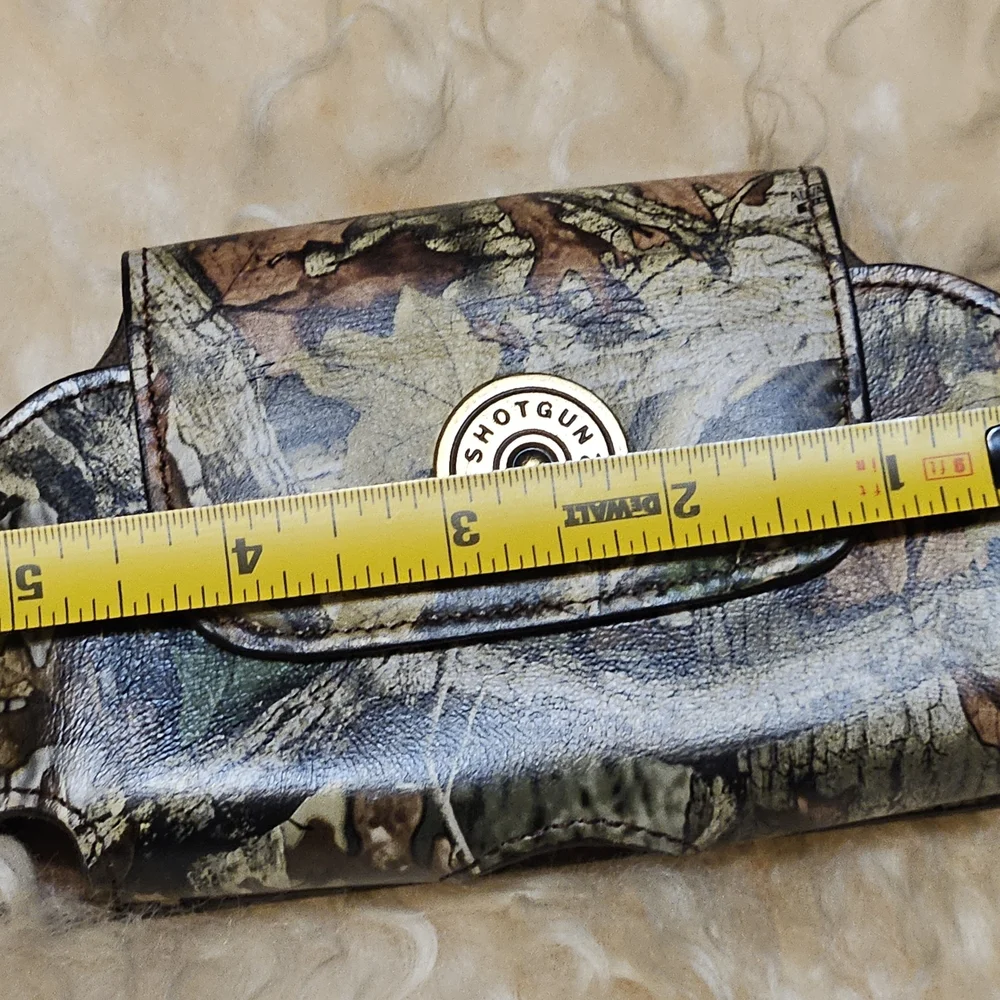 2000s Camo print leather cell phone belt clip holster with leaf Camoflauge